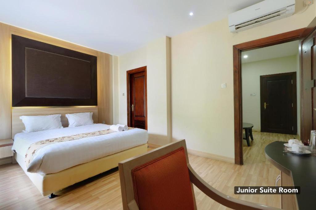 Mutiara Suites Jacarta Exterior foto